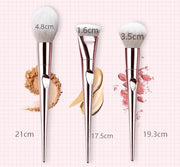 Makeup brush


